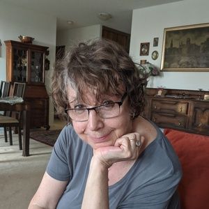 Meet your Posher, Ewa